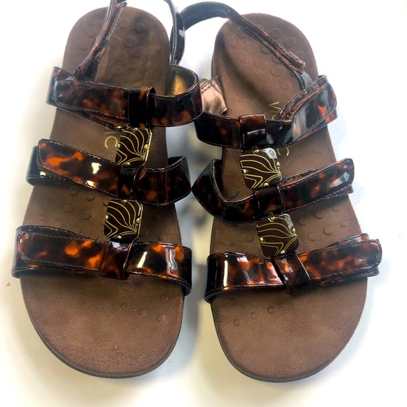 vionic sandals leopard print